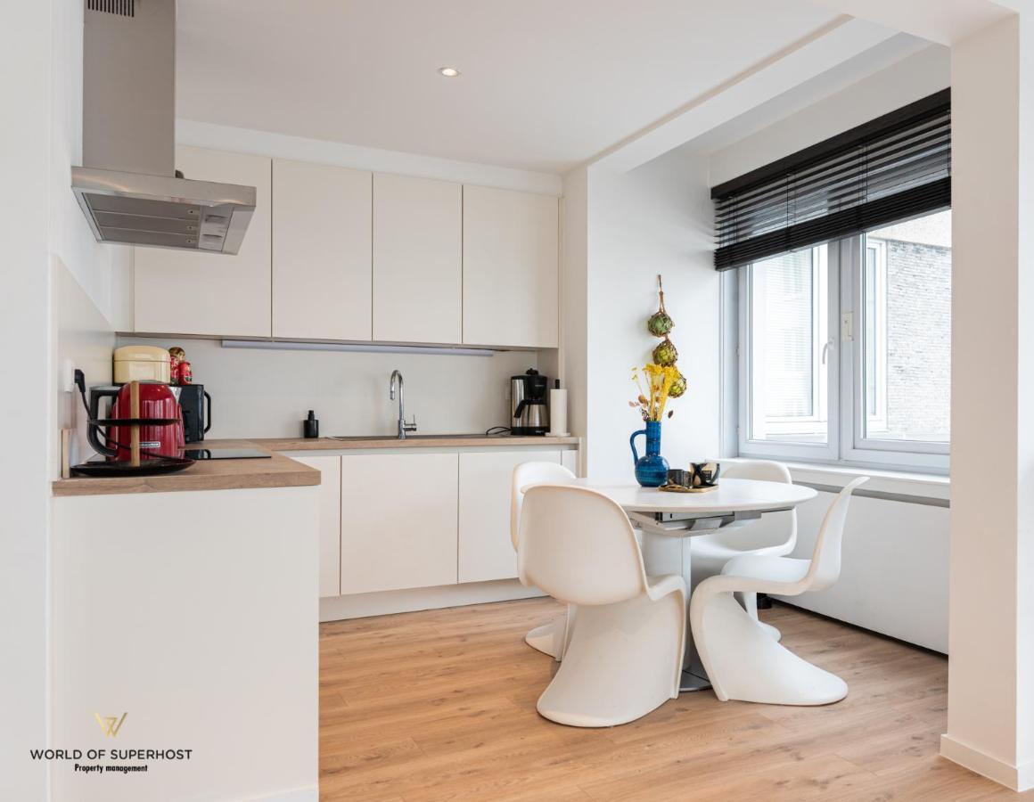 Modern Luxury Apartment With Free Parking Space In The City Center, Close To The Beach Oostende Bagian luar foto