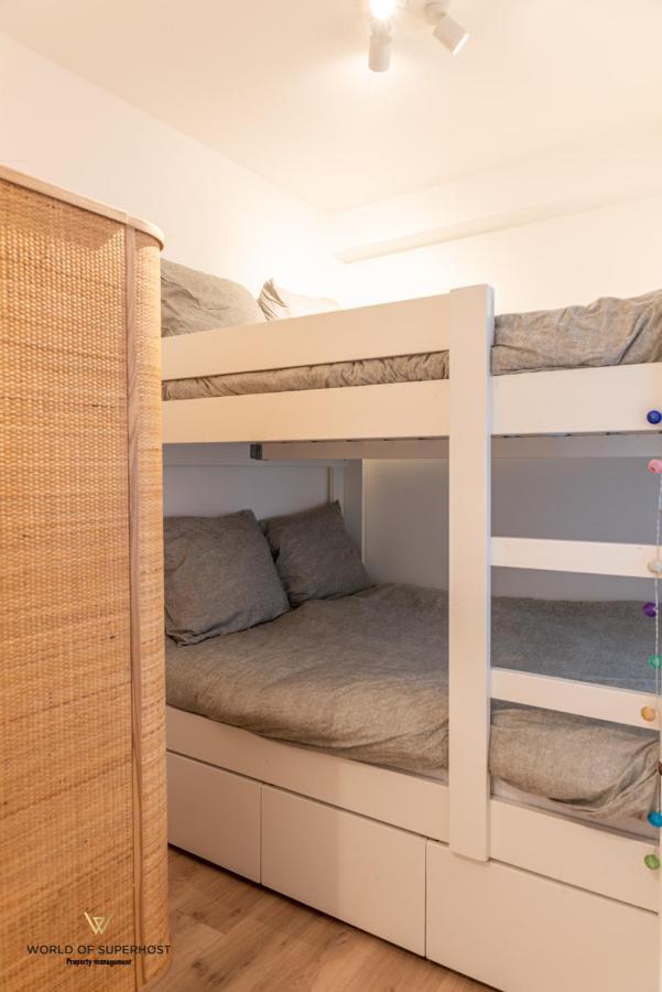 Modern Luxury Apartment With Free Parking Space In The City Center, Close To The Beach Oostende Bagian luar foto